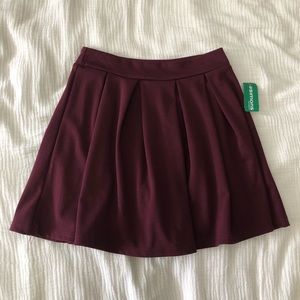 MAROON PLEATED SKATER SKIRT